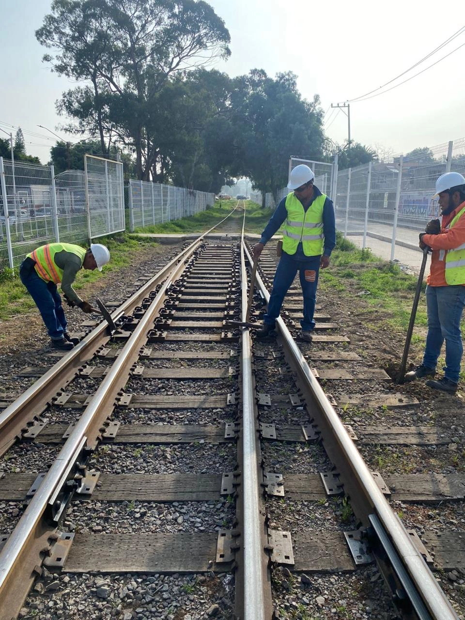 Trabajos de construcción ferroviaria - preparación y tendido